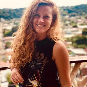 Meet your Posher, Danielle